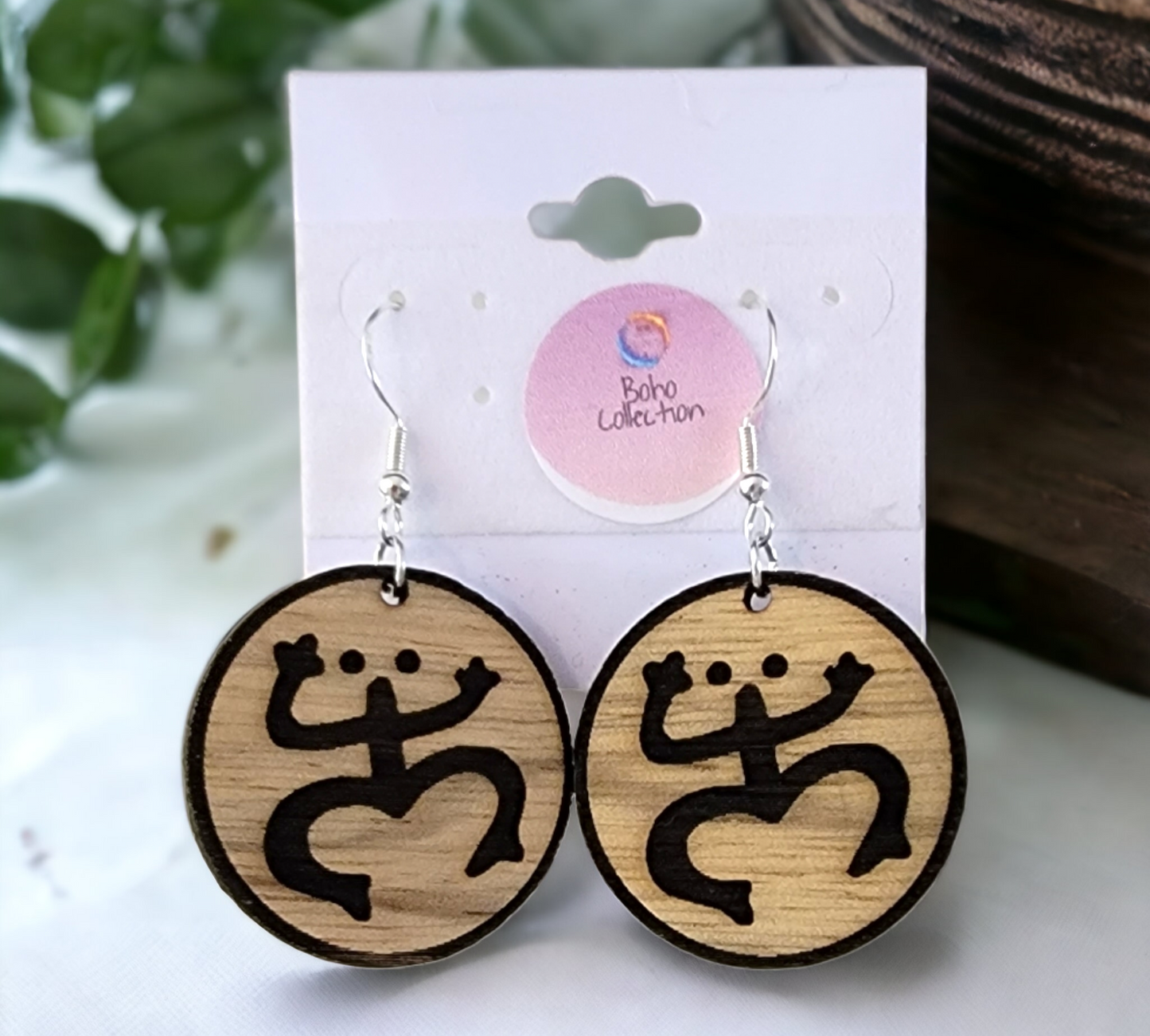 Pendientes de madera cortados con láser