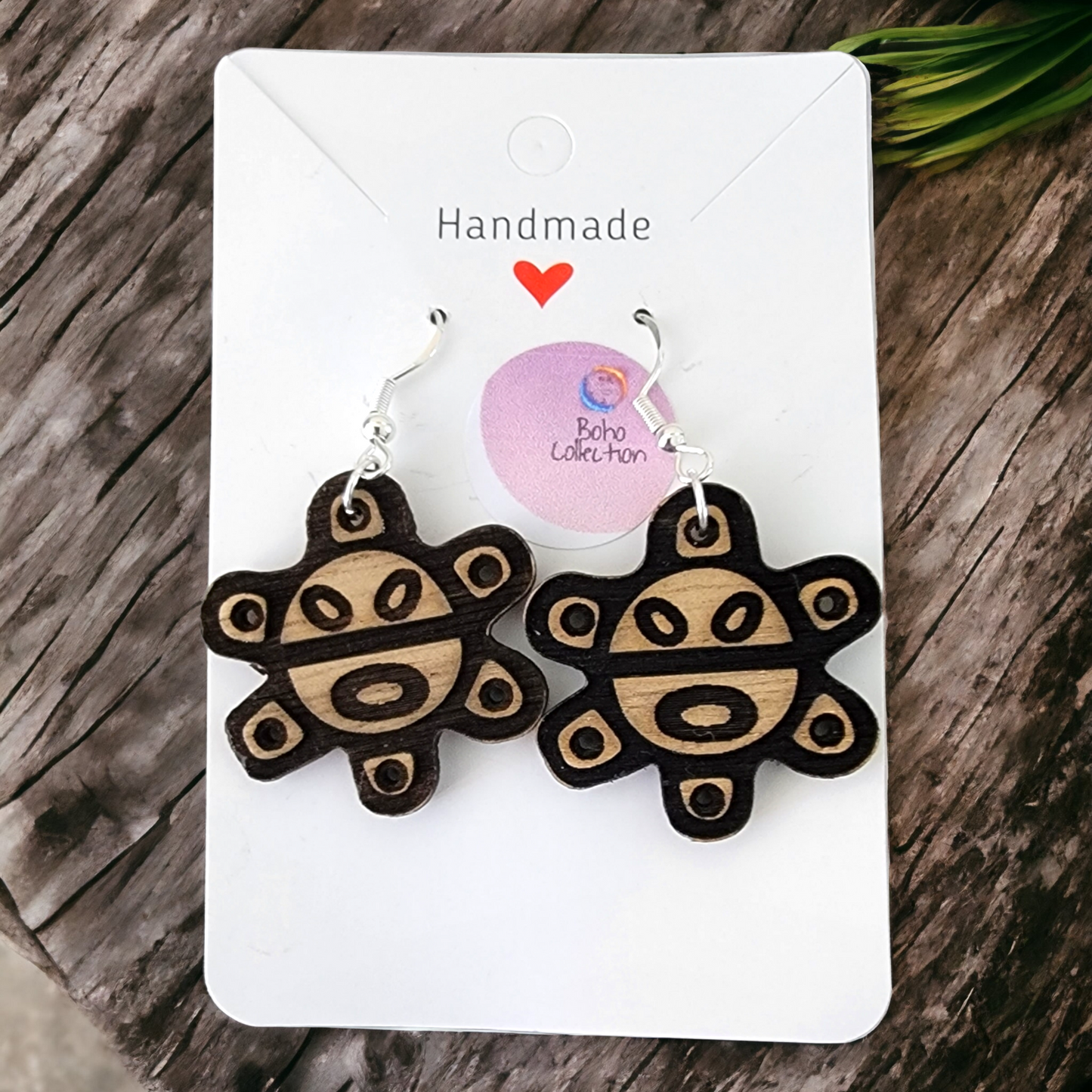 Pendientes de madera cortados con láser